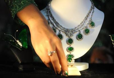 云南珠宝玉石吸引中外客商