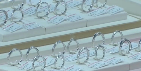 铂金价格涨幅超 36%,需求强劲引市场热潮