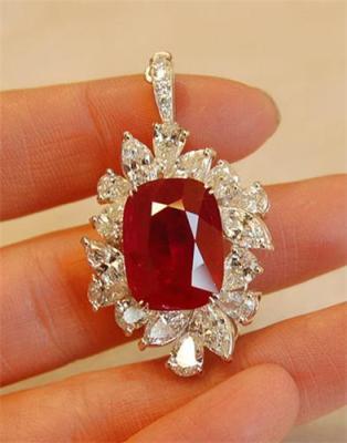 高端珠宝交易中的红宝石拍卖价格分析